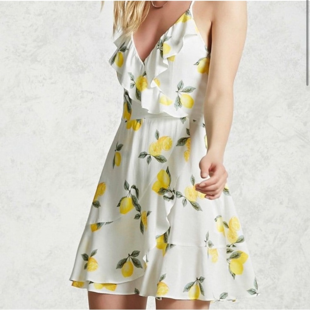 Faux wrap lemon dress 🍋